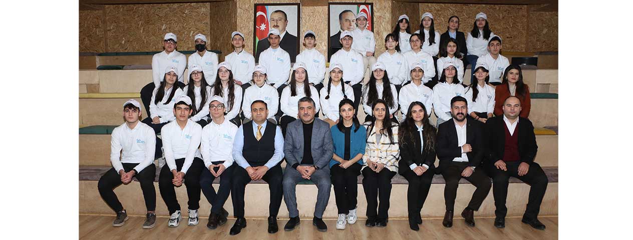 Abituriyentlərlə görüş oldu və imtahan keçirildi.