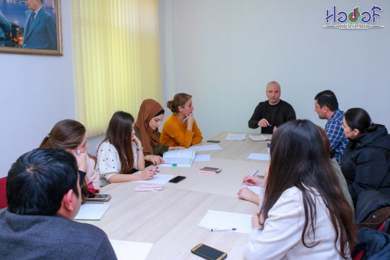 Hədəf Kurslarında Kurikulum üzrə müəllimlərin iclası keçirilib