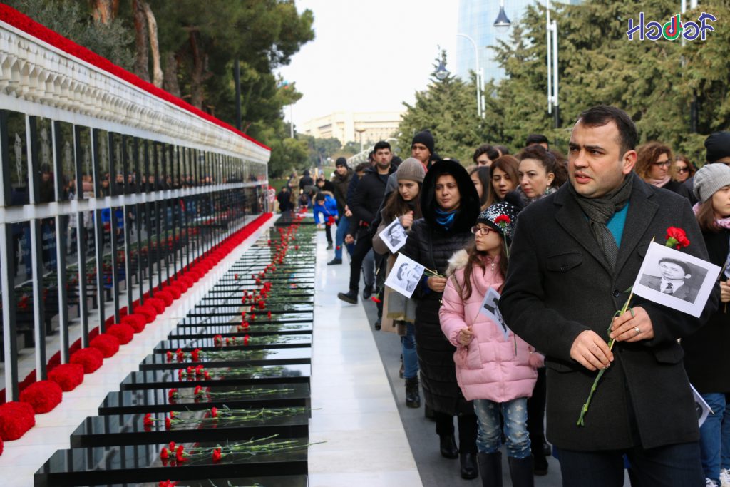 Hədəf Şirkətlər Qrupunun kollektivi Şəhidlər Xiyabanını ziyarət etdi